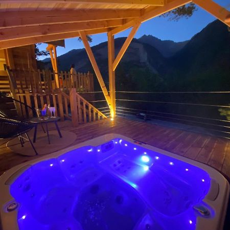 Chalet L'Empreinte Saint-Étienne-de-Tinée المظهر الخارجي الصورة